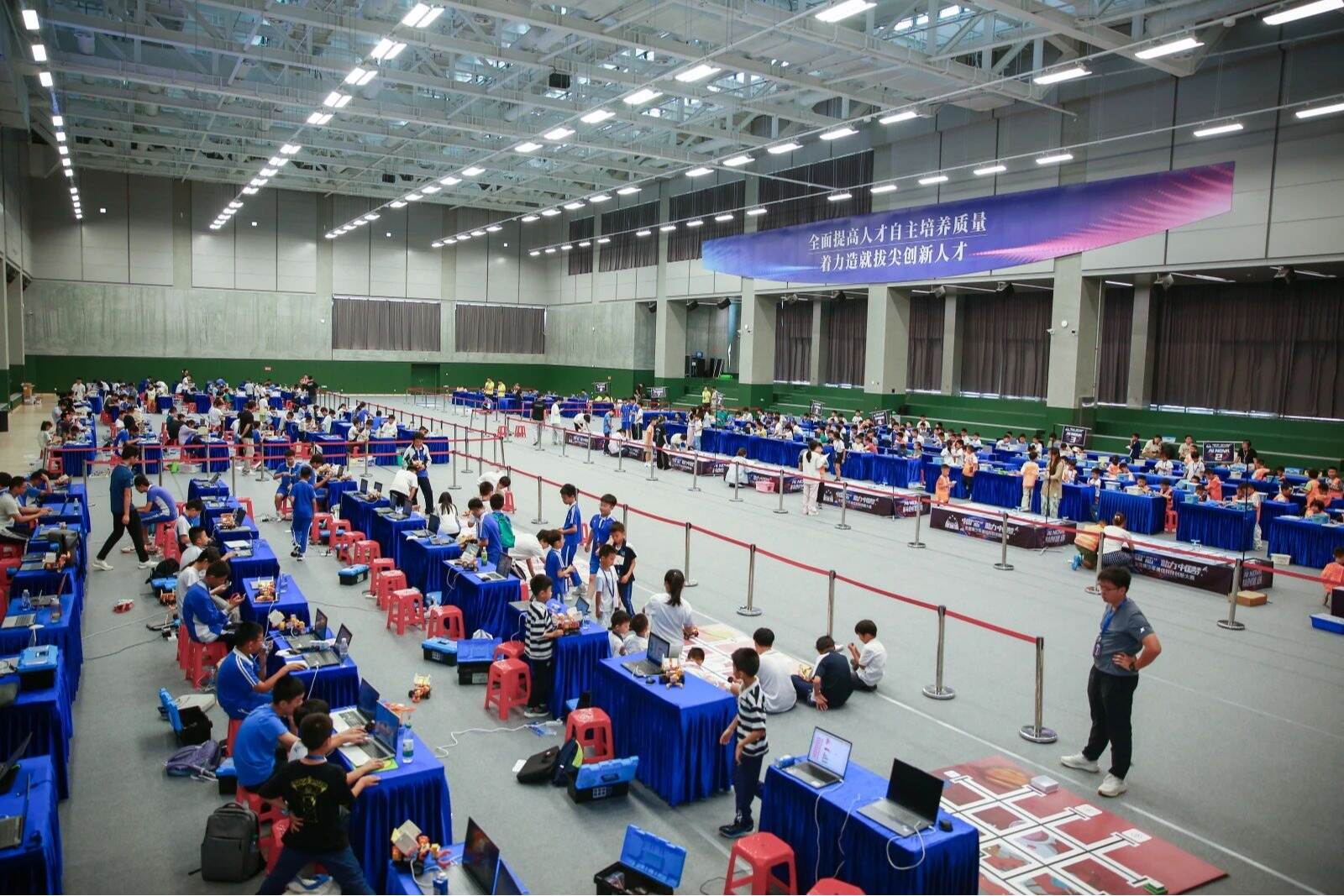 科技少年共聚深圳理工，以“中国芯”助力中国梦！