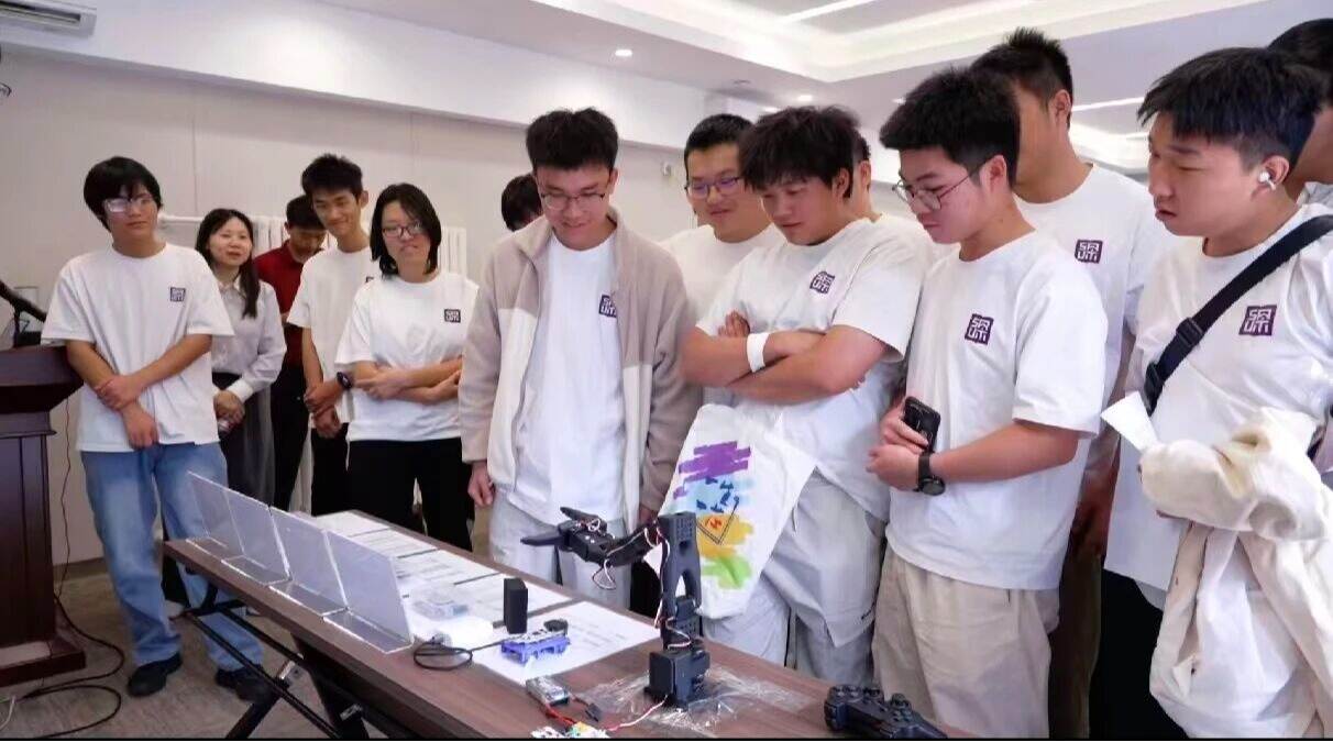 追光前行!深圳理工学子赴京感悟科学家精神