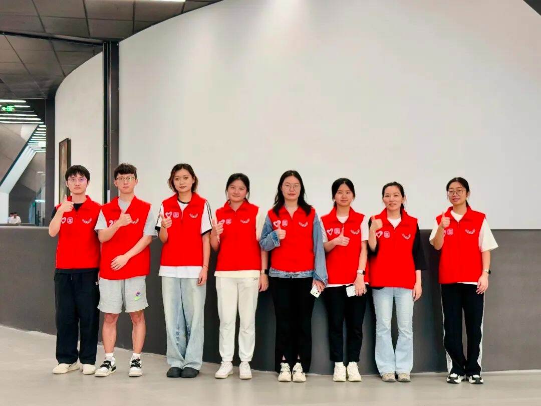 深圳理工学子助力深圳科学技术馆开门迎客