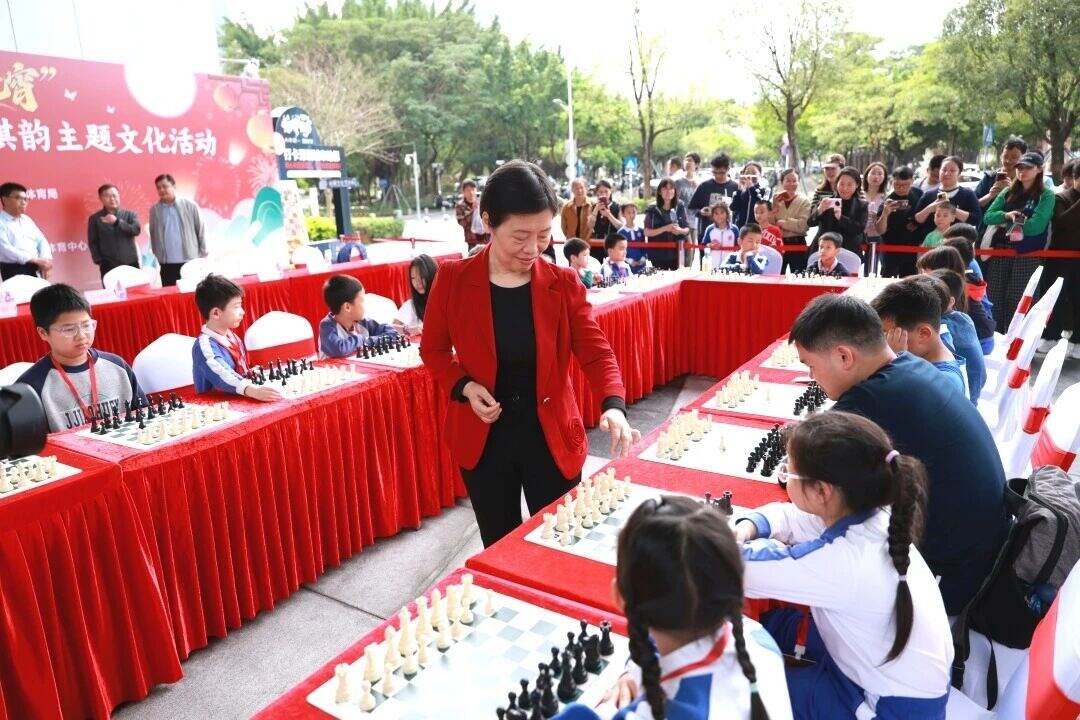 “棋”乐融融！英国威廉集团官网“世界棋后”助阵光明元宵主题活动